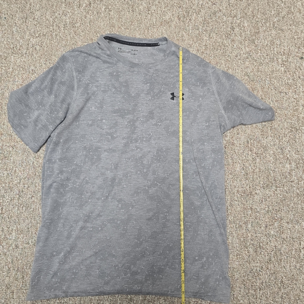 Under Armour tshirt